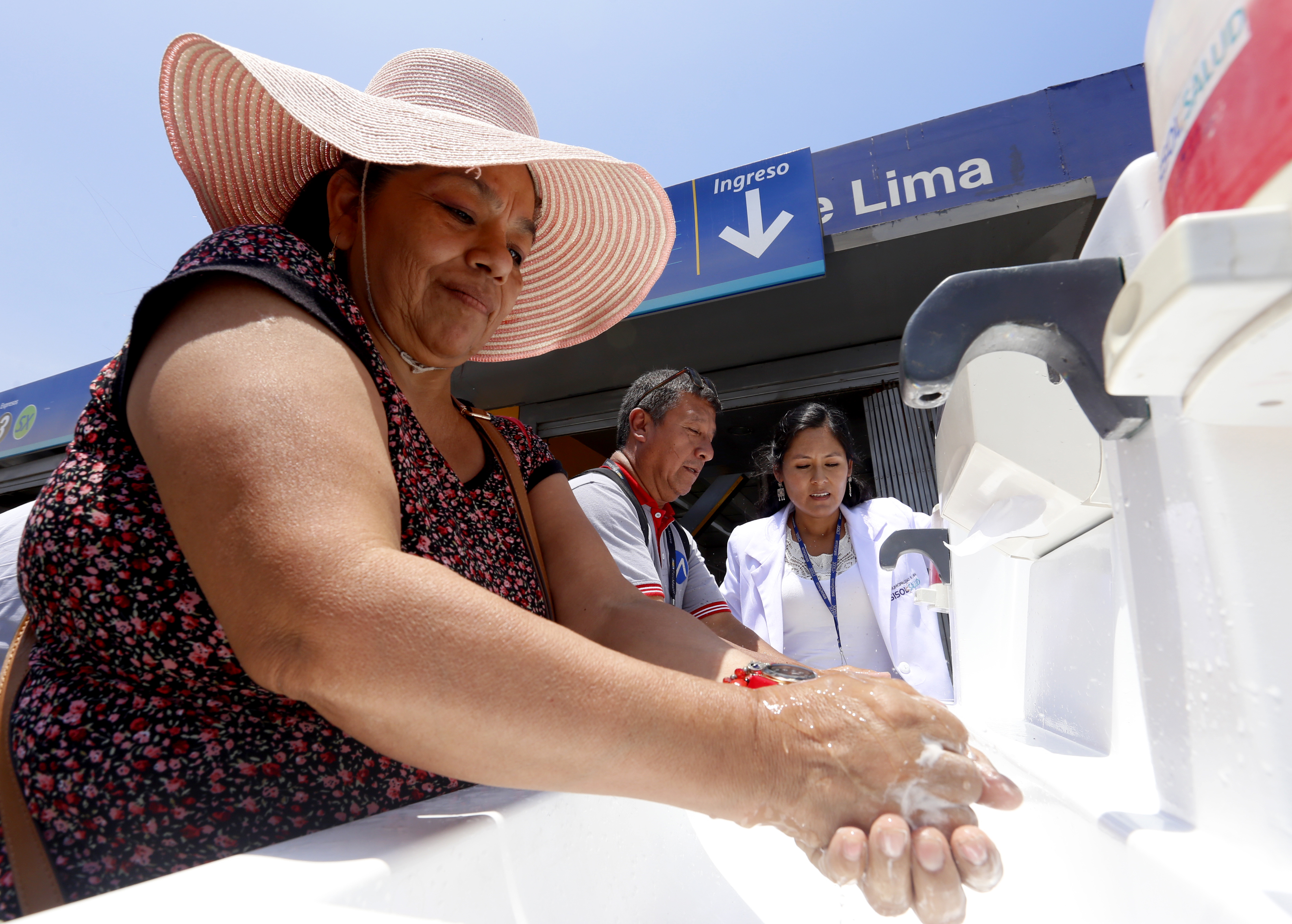 Campaña de prevención “Vamos a lavarnos las manos” recorre distritos de la capital