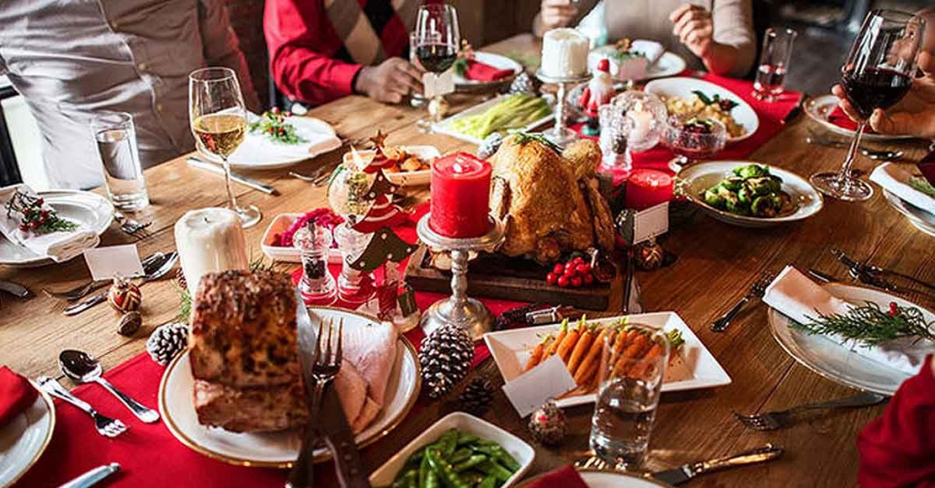 Disfruta una cena navideña saludable y evita la ansiedad por comer de más