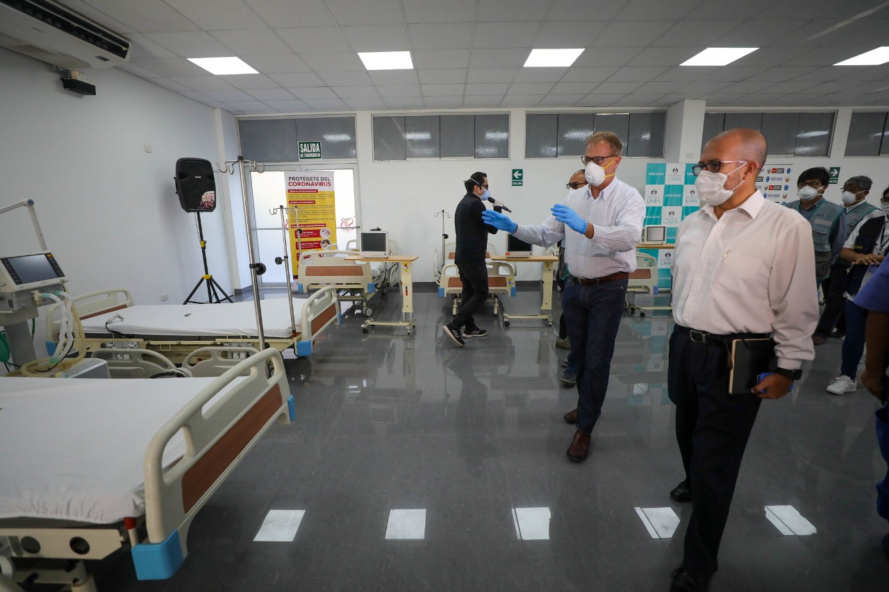 Alcalde de Lima entregó equipos médicos a Hospital Hipólito Unanue para pacientes con Covid-19