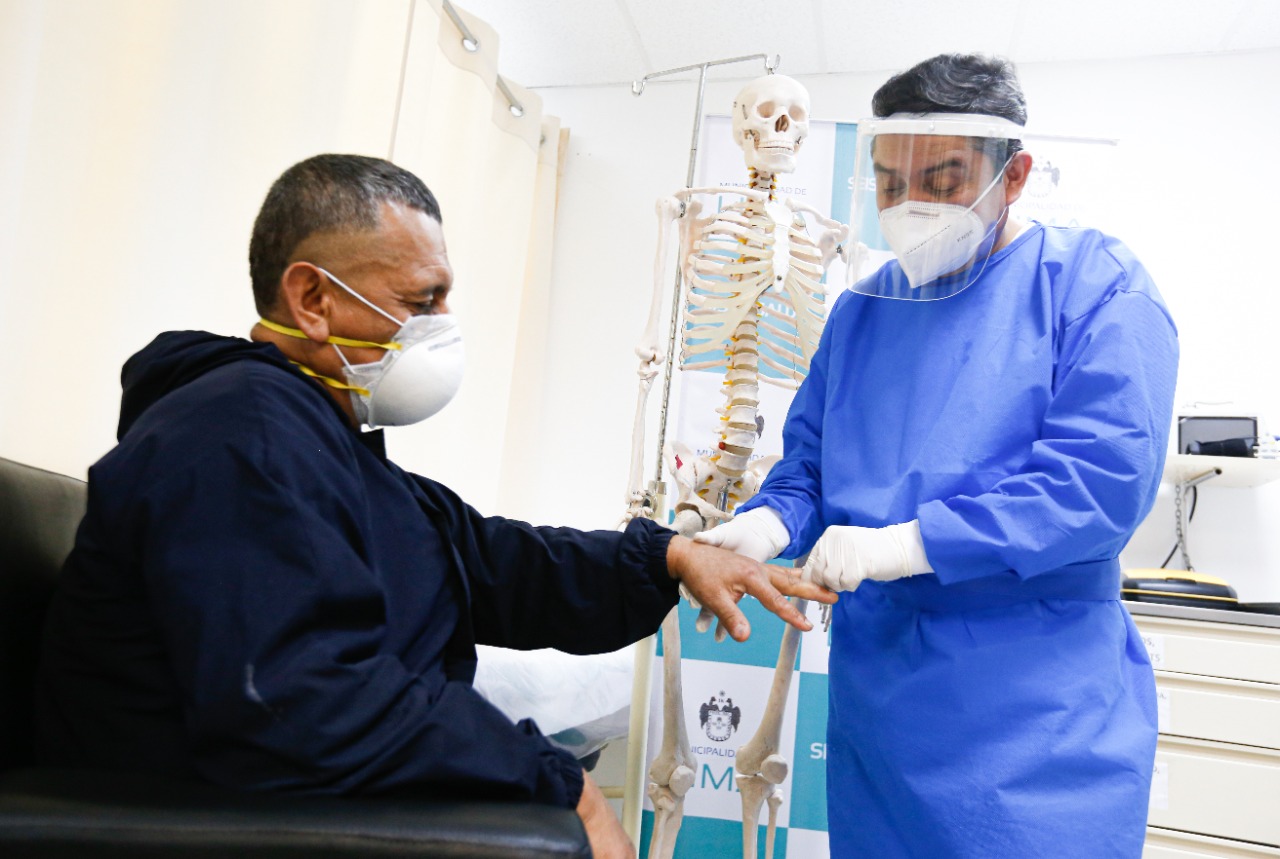 ¿Cómo aliviar los síntomas de la artritis reumatoidea durante el invierno?