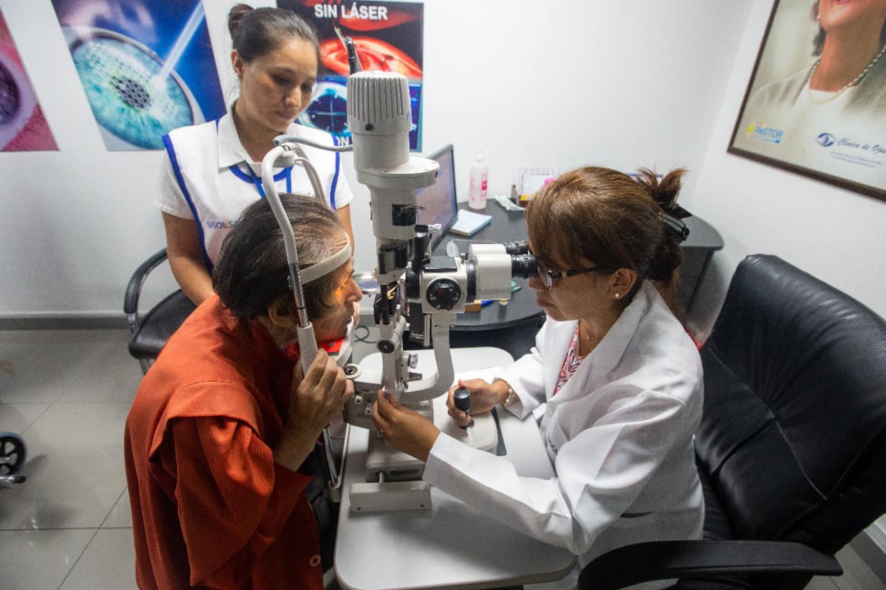 Municipalidad de Lima brinda asistencia médica a Superman peruano