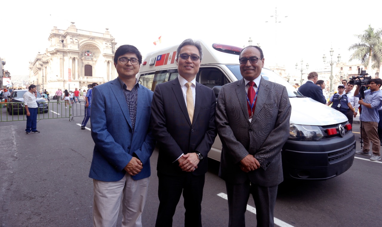 MML y Sisol Salud recibieron ambulancia y otros equipos médicos donados por Taipei