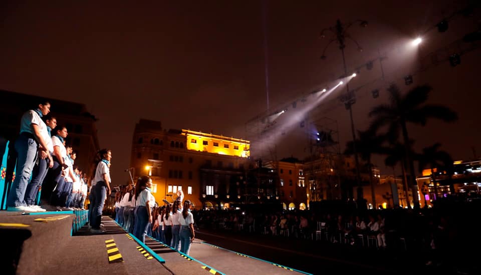 Sisol Salud brindó atención médica en espectáculo de navidad en la Plaza de Armas