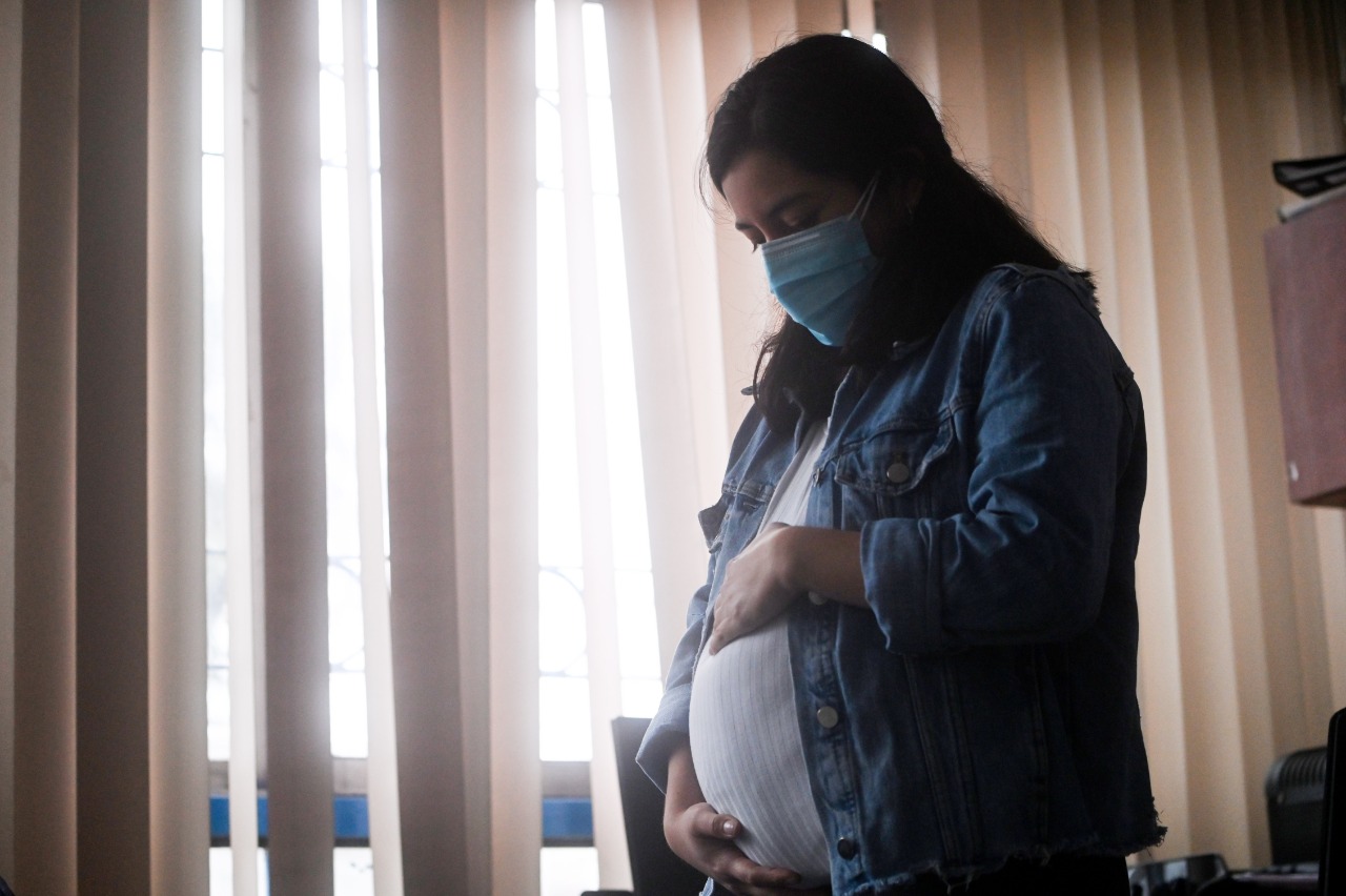 Cómo proteger la salud psicológica de las mujeres embarazadas en tiempos de COVID-19