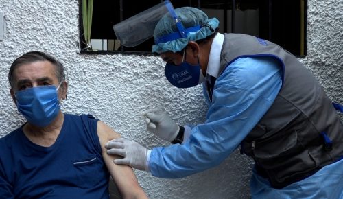 MML culminó vacunación contra el COVID-19 a 90 personas mayores de 80 años con dificultad para desplazarse