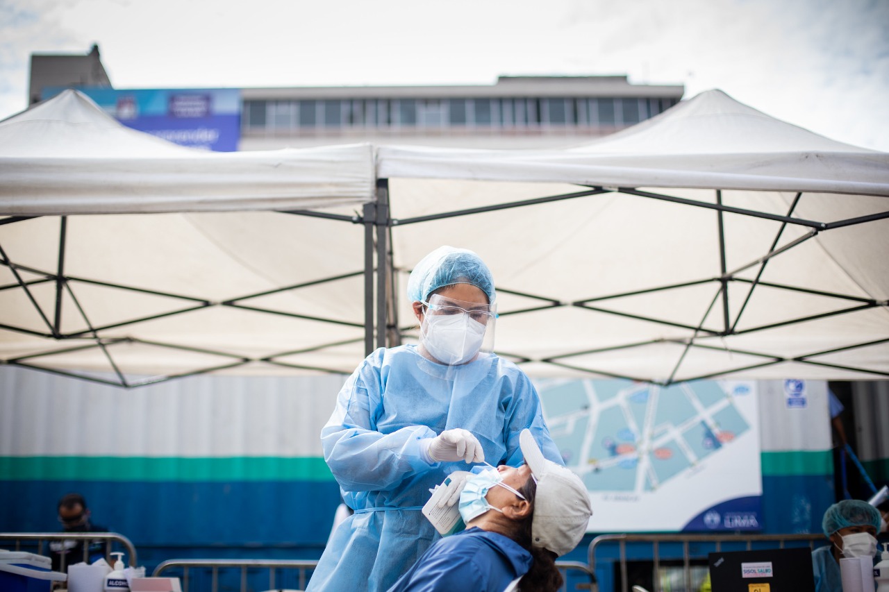 Campaña de descarte de Covid-19 promueven la responsable reactivación económica en conglomerados del cercado