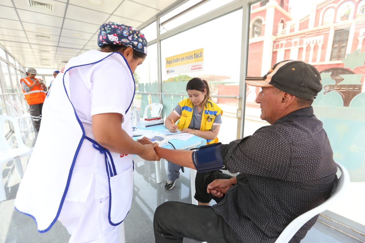 HOSPITAL MÓVIL EN PLAZA DE ARMAS CIENEGUILLA